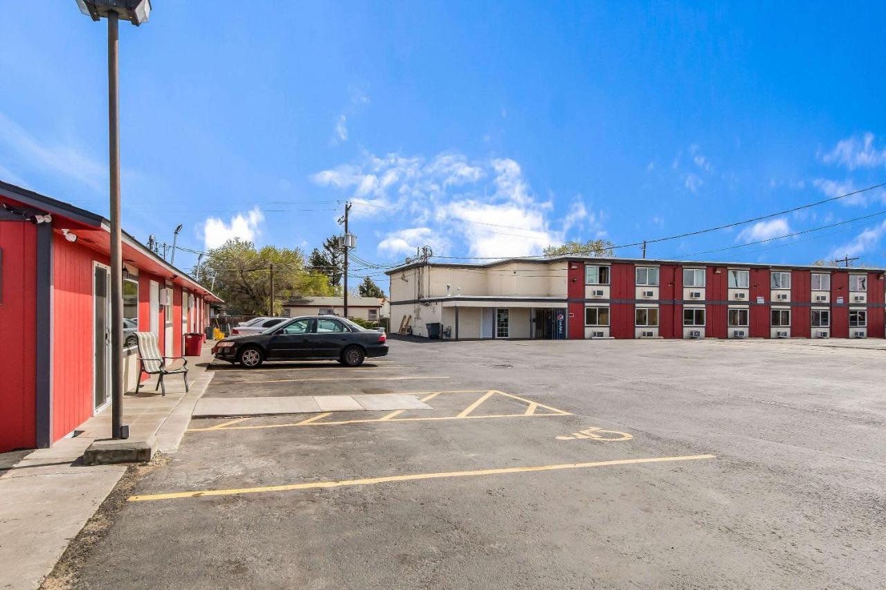 Rodeway Inn Yakima Bagian luar foto