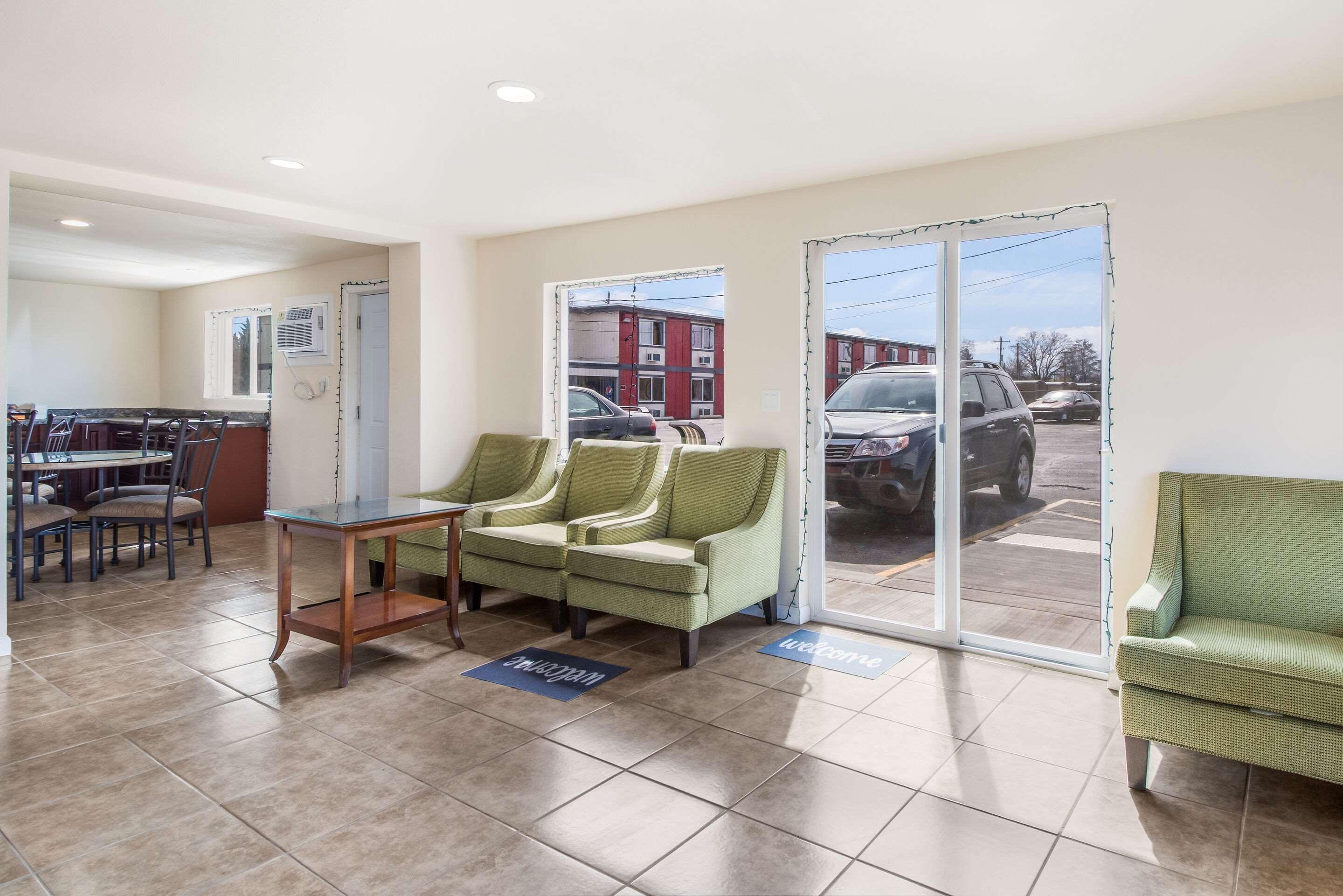 Rodeway Inn Yakima Bagian luar foto