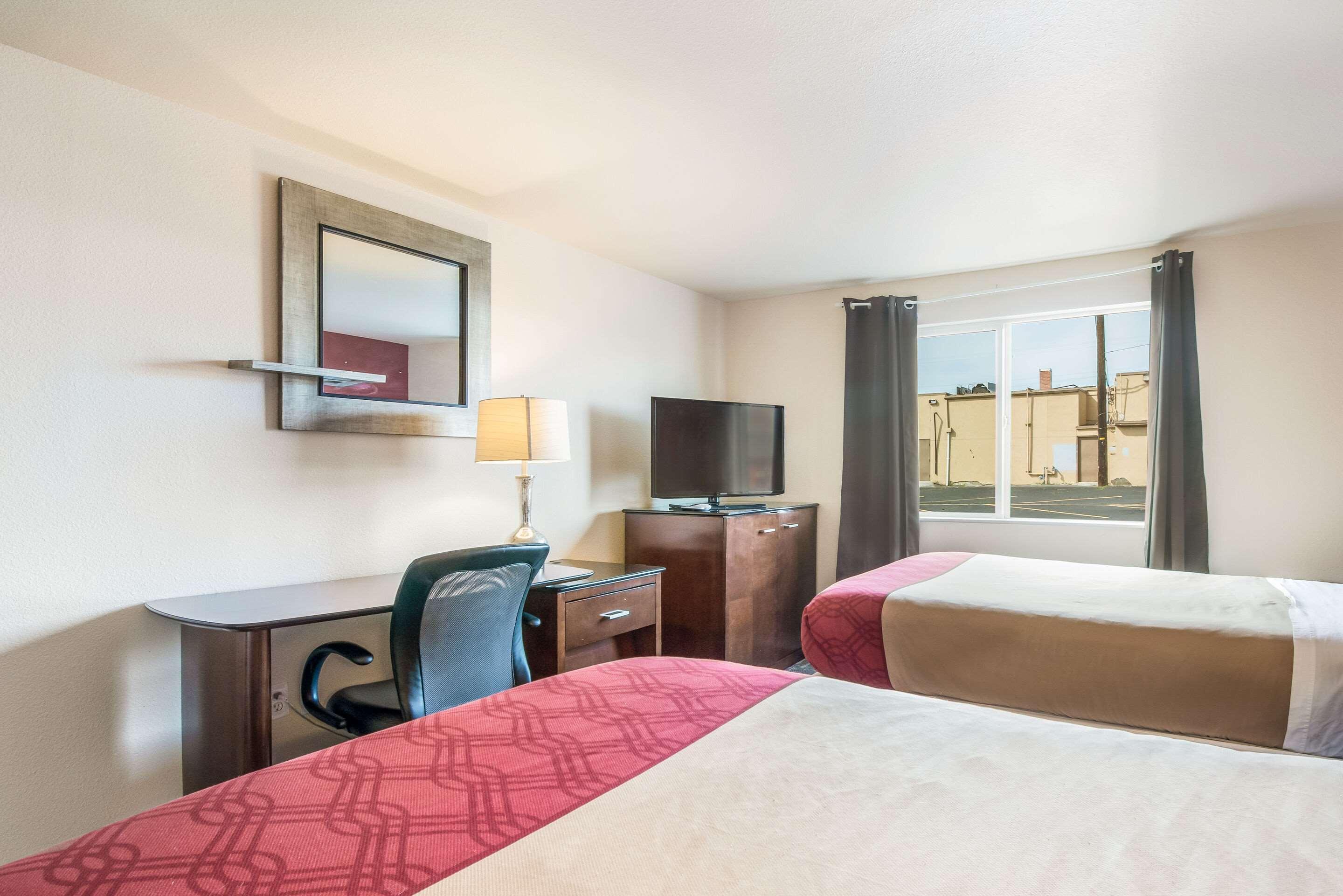 Rodeway Inn Yakima Bagian luar foto